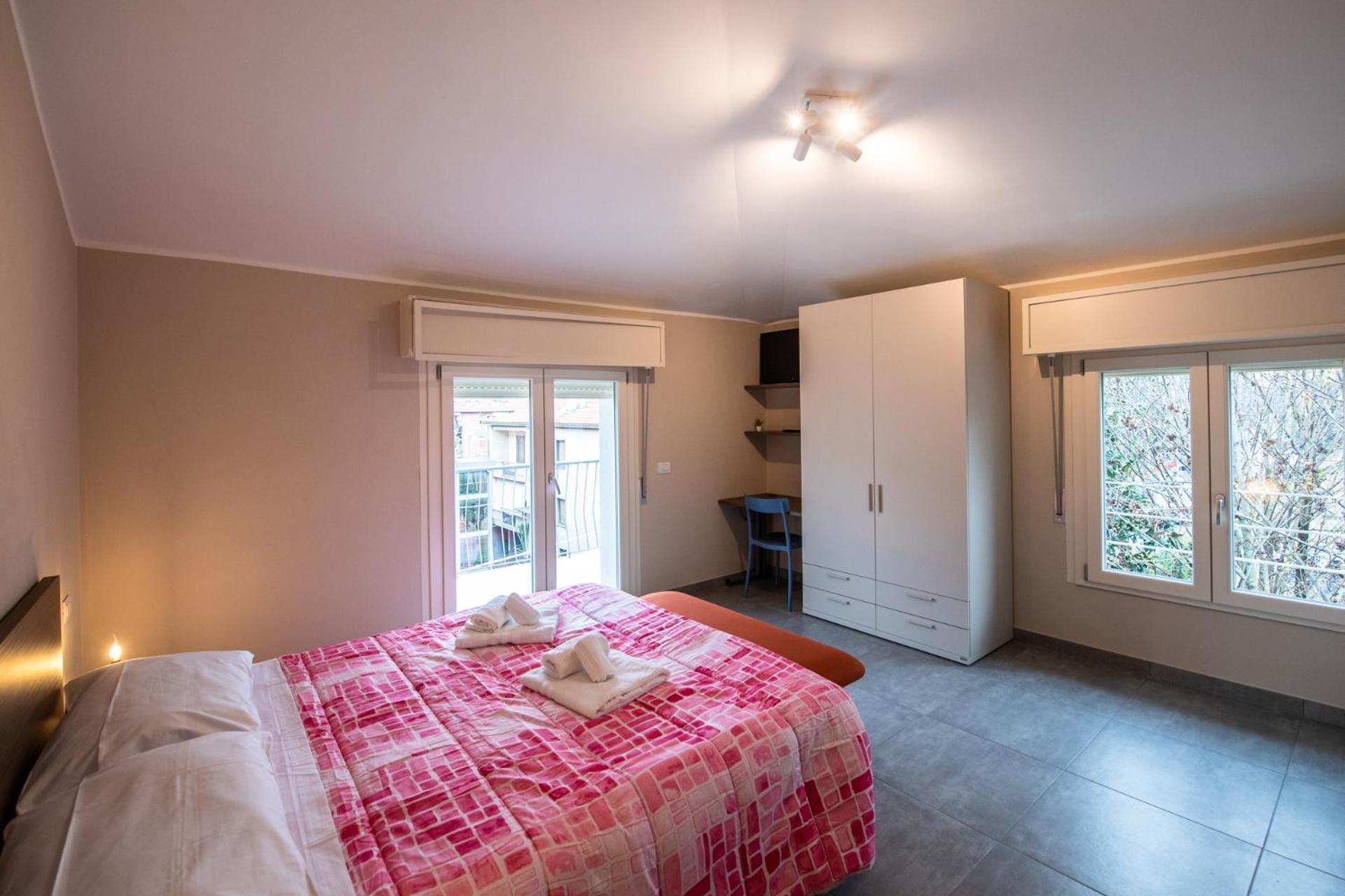 350 M Da Ospedale Maggiore L Parcheggio Prive L Rooms Parma Esterno foto