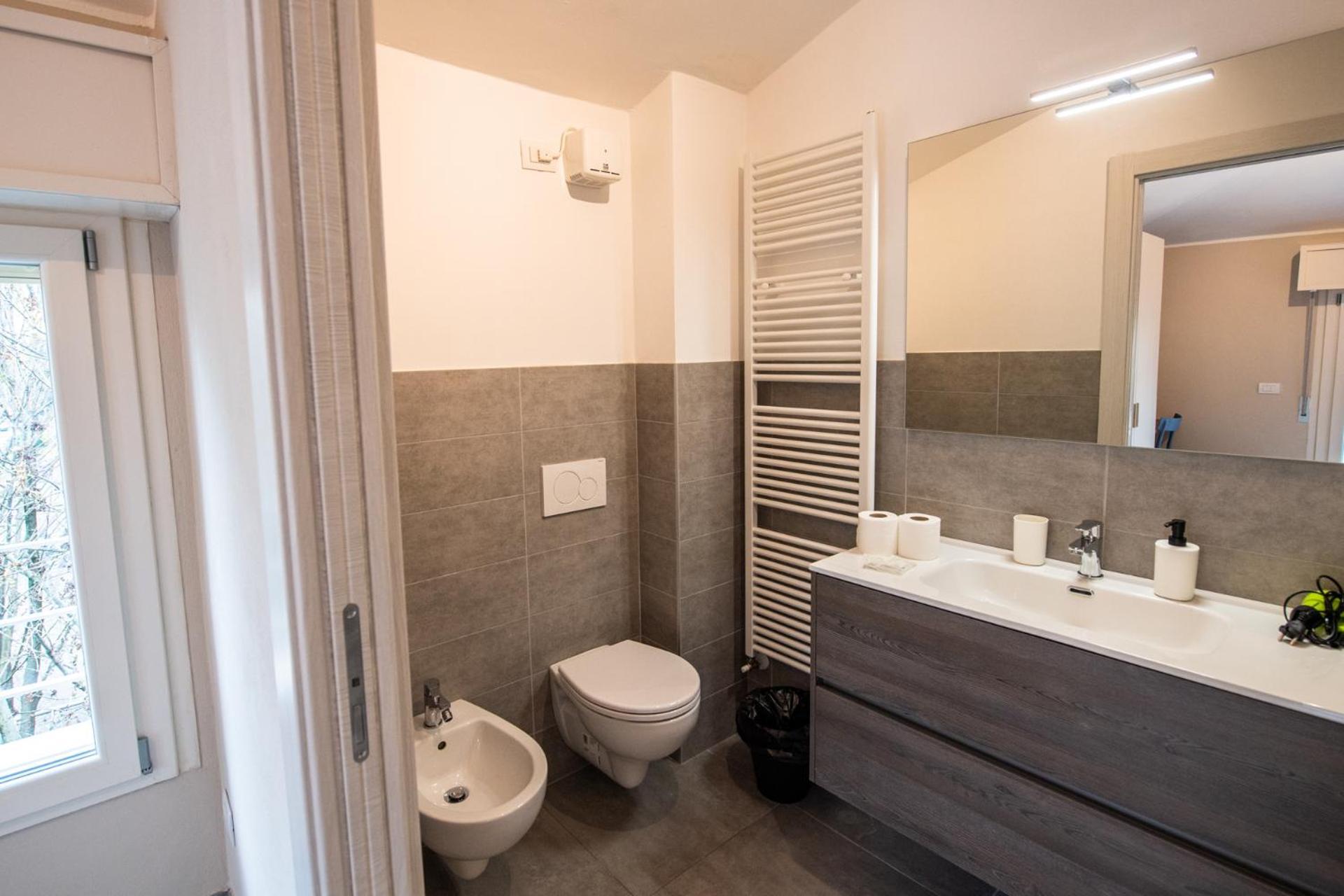 350 M Da Ospedale Maggiore L Parcheggio Prive L Rooms Parma Esterno foto
