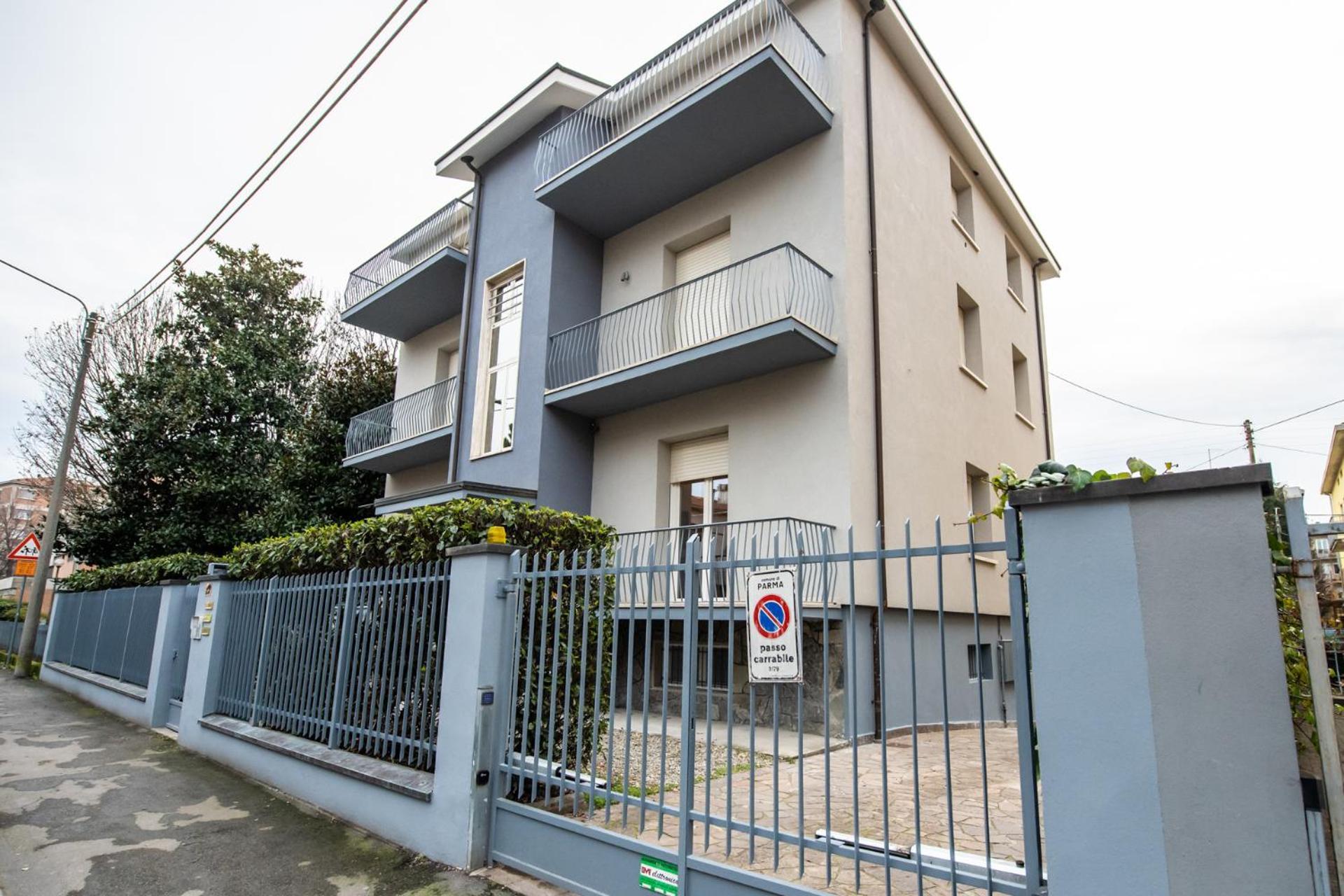 350 M Da Ospedale Maggiore L Parcheggio Prive L Rooms Parma Esterno foto