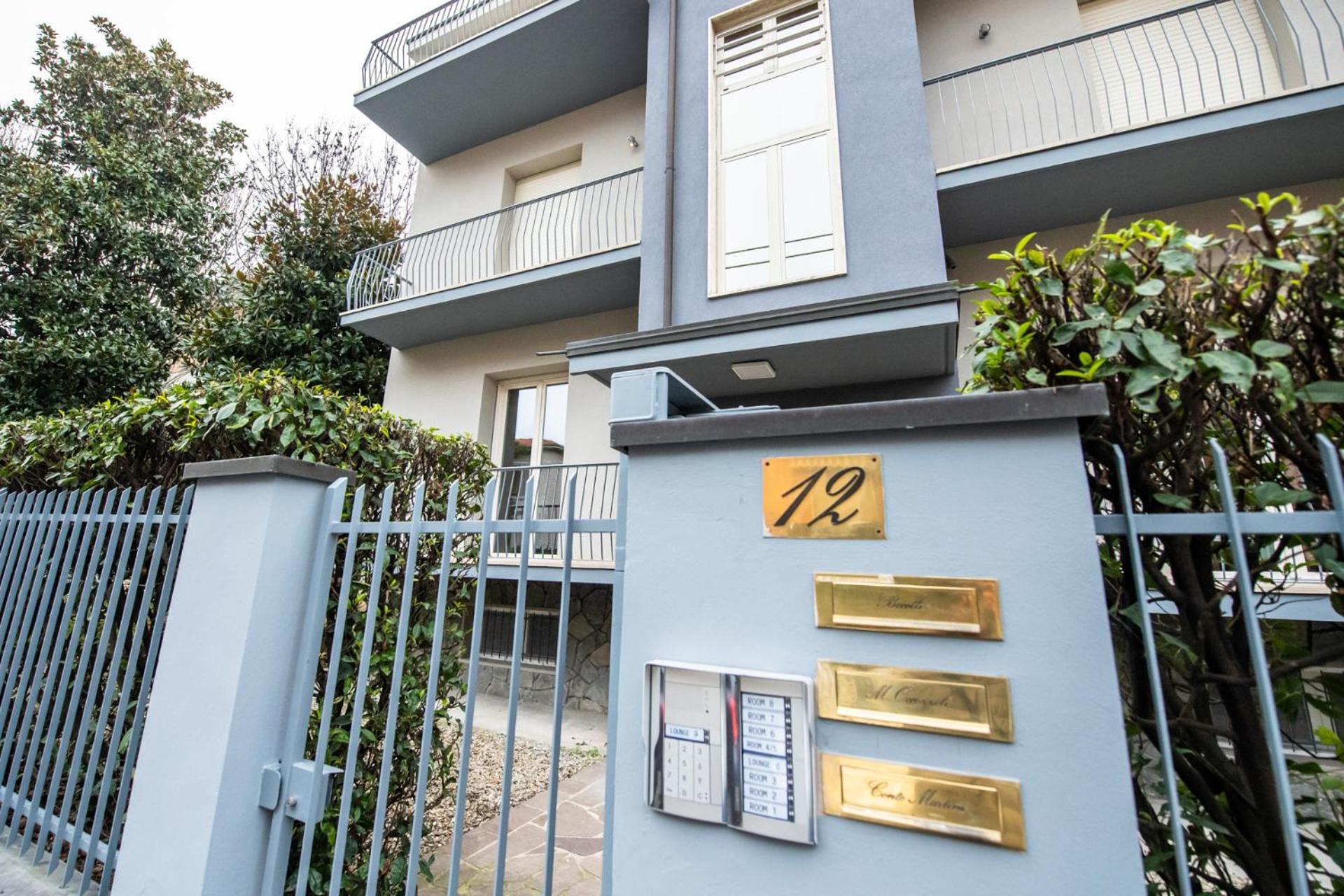 350 M Da Ospedale Maggiore L Parcheggio Prive L Rooms Parma Esterno foto