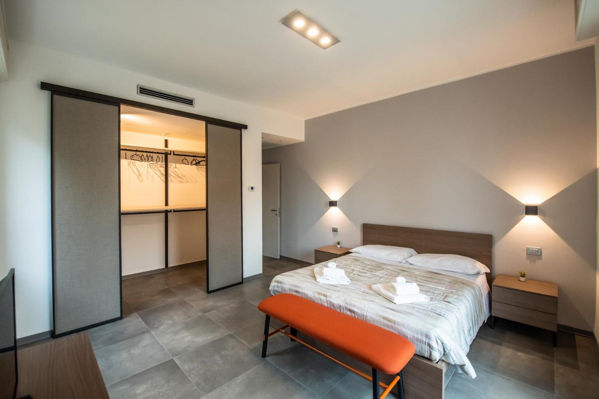350 M Da Ospedale Maggiore L Parcheggio Prive L Rooms Parma Esterno foto