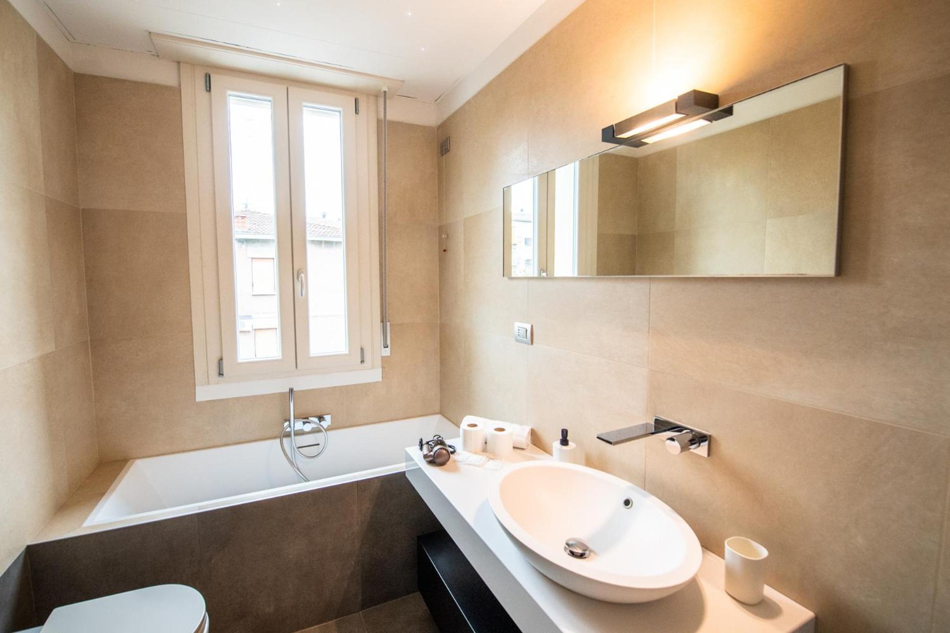 350 M Da Ospedale Maggiore L Parcheggio Prive L Rooms Parma Esterno foto